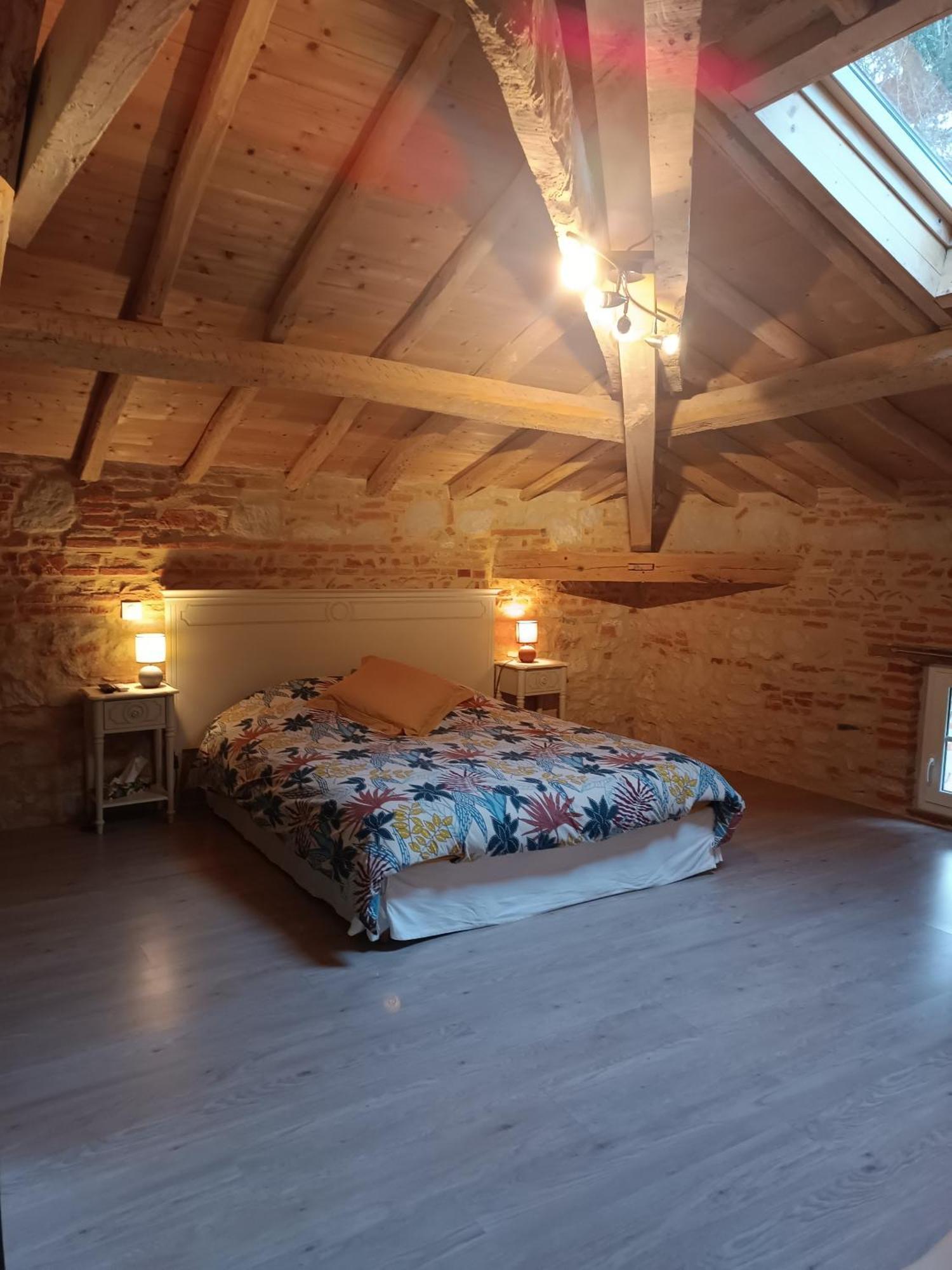 Small Double Room,1640376830:JPEG